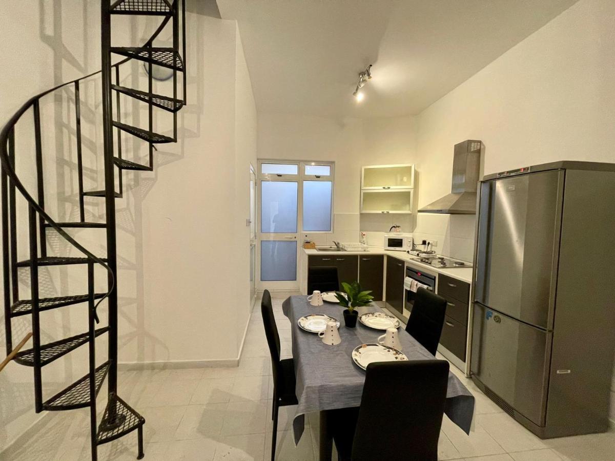 Balesa Property - Modern Duplex House In Central Сліма Екстер'єр фото
