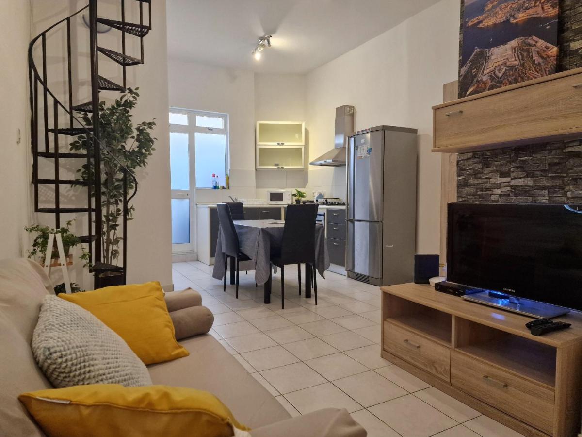 Balesa Property - Modern Duplex House In Central Сліма Екстер'єр фото